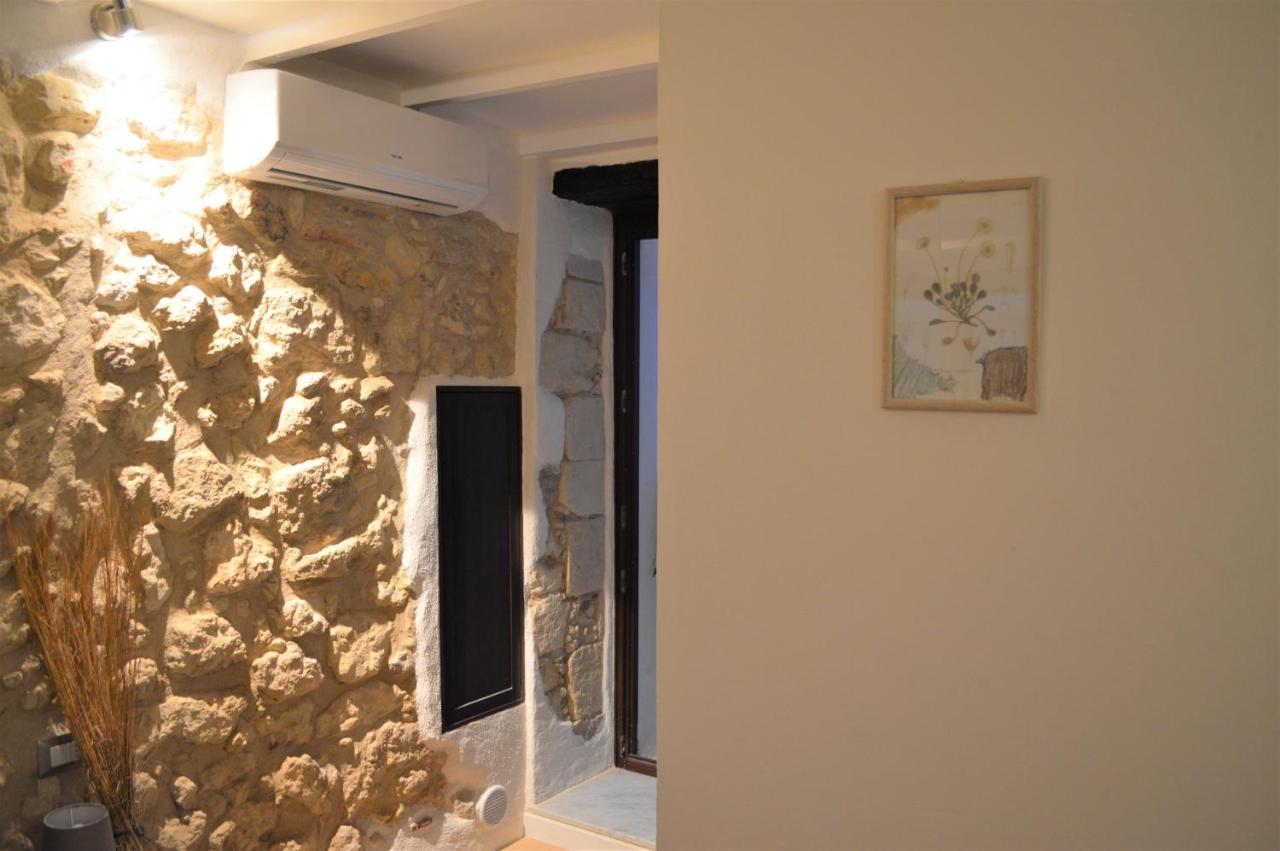 Domu 600 - Suite Mini Appartamento Cagliari Centro Storico Экстерьер фото