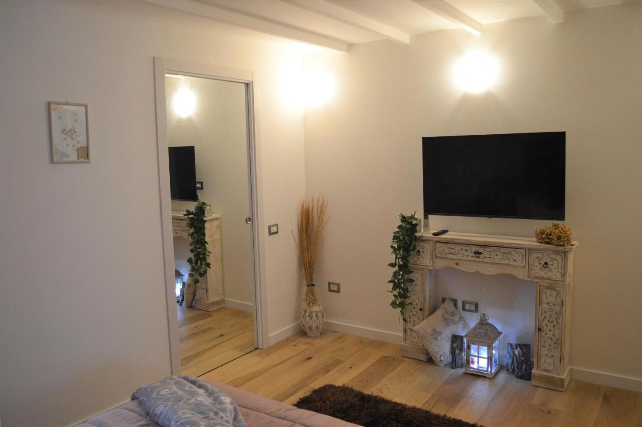 Domu 600 - Suite Mini Appartamento Cagliari Centro Storico Экстерьер фото